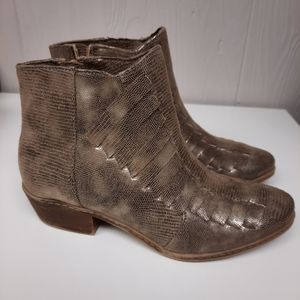 Not Rated Isabel Bootie Ankle Boots Size 6